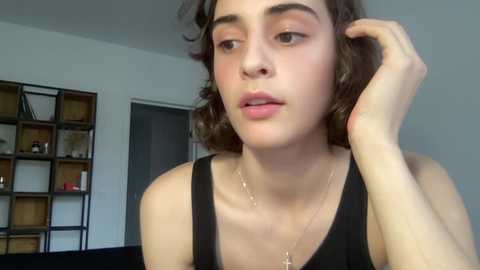 Media: wonderland_stia Chaturbate 2023-10-04 15:37:00
