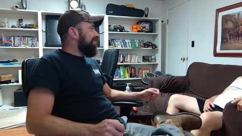 Media: hardworkertn Chaturbate 2023-10-05 18:18:00