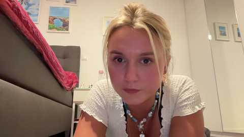 Media: sarahsapling Chaturbate 2023-10-05 16:45:00
