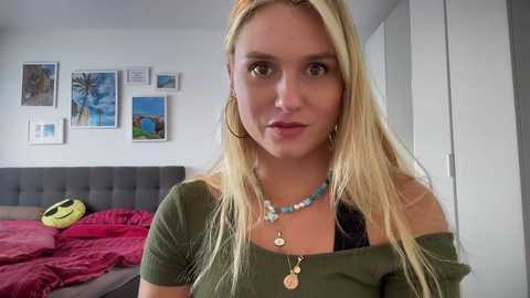 Media: sarahsapling Chaturbate 2023-10-07 13:31:00