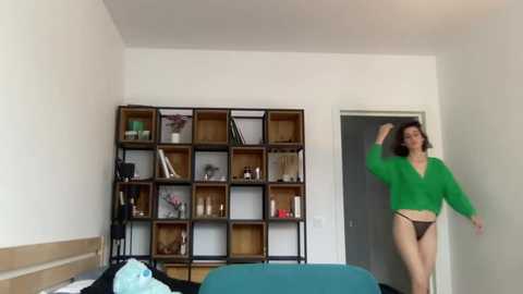 Media: wonderland_stia Chaturbate 2023-10-07 14:50:00