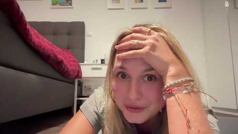Media: sarahsapling Chaturbate 2023-10-09 18:11:00