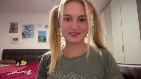Media: sarahsapling Chaturbate 2023-10-09 18:44:00
