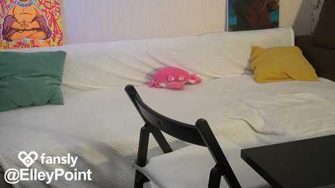 Media: 2girls_1dream Chaturbate 2023-10-10 19:11:00