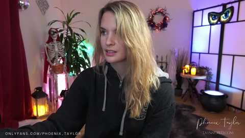 Media: phoenix_taylor Chaturbate 2023-10-10 02:07:00