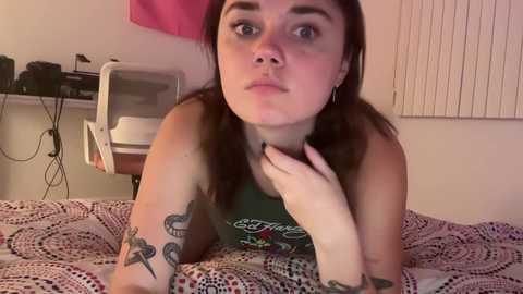 Media: queencassidyy Chaturbate 2023-10-10 04:00:00