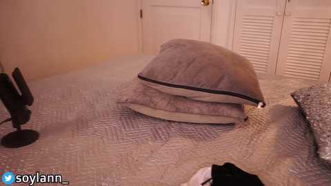 Media: lanie__ Chaturbate 2023-10-11 06:09:00
