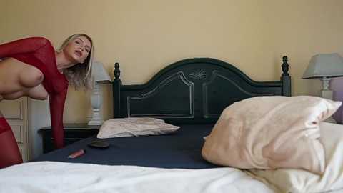 okssanna @ chaturbate on 20231011