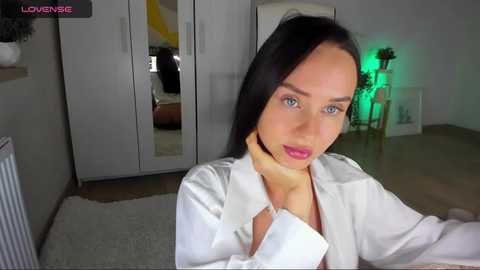 Media: roxy_blue_eyed_ Chaturbate 2023-10-11 12:40:00