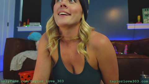 Media: taylor_love_303 Chaturbate 2023-10-11 19:39:00