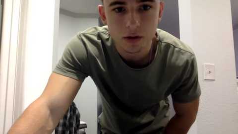 dndo21 @ chaturbate on 20231012