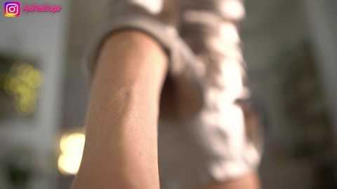 Media: imrealsugar Chaturbate 2023-10-12 19:38:00