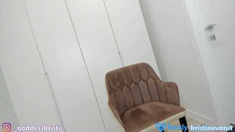 Media: kristinevans Chaturbate 2023-10-12 19:07:00