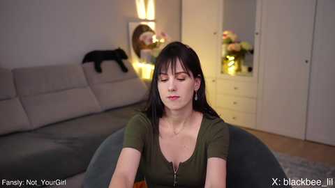 Media: _blackbee_ Chaturbate 2023-10-13 20:10:00
