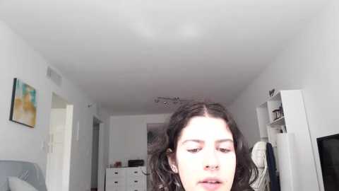 Media: frenchava Chaturbate 2023-10-13 18:26:00