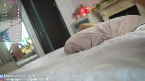 Media: oh_julie Chaturbate 2023-10-13 08:38:00
