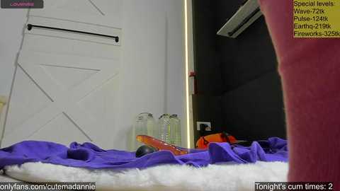 Media: petitegonwild Chaturbate 2023-10-13 02:36:00