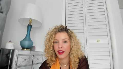 Media: theislandgirl Chaturbate 2023-10-13 17:52:00