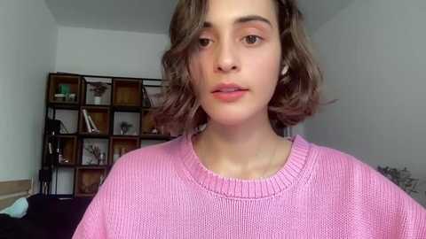 Media: wonderland_stia Chaturbate 2023-10-13 13:10:00