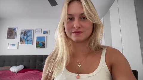 Media: sarahsapling Chaturbate 2023-10-14 11:21:00