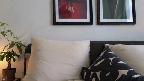 Media: strawberryjamx Chaturbate 2023-10-14 13:31:00