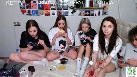 Media: _reverse_gang_ Chaturbate 2023-10-15 14:40:00