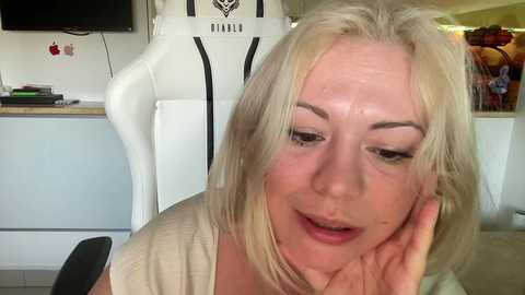 Media: kiradivine Chaturbate 2023-10-15 14:50:00