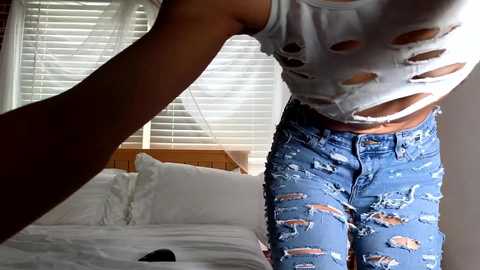 Media: littlegreekflower Chaturbate 2023-10-15 17:44:00