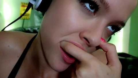 Media: _demi_dee_ Chaturbate 2023-10-16 00:22:00