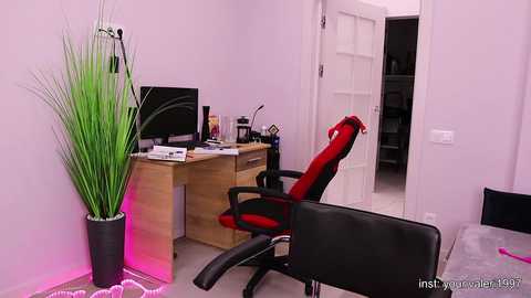 Media: crazybabyyy Chaturbate 2023-10-16 21:29:00