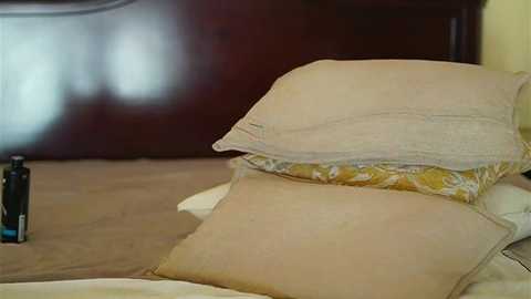 Media: katyerave Chaturbate 2023-10-16 14:12:00