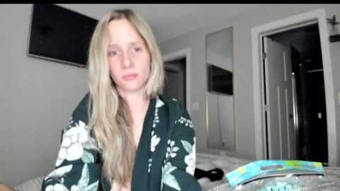 Media: luxlovely111 Chaturbate 2023-10-16 03:03:00