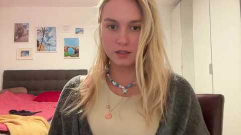 sarahsapling @ chaturbate on 20231016