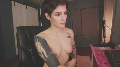 Media: aynmarie Chaturbate 2023-10-17 02:54:00