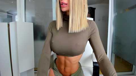 Media: ingridblondy94 Chaturbate 2023-10-17 07:22:00