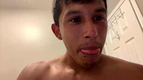 Media: abethename Chaturbate 2023-10-18 05:45:00