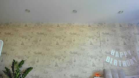 Media: crystalnut Chaturbate 2023-10-18 08:13:00