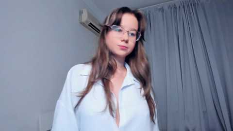 Media: mysweet_kiss Chaturbate 2023-10-18 03:10:00