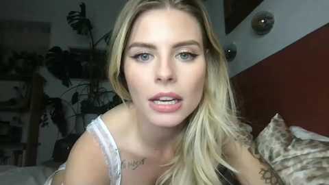 Media: themarilynm Chaturbate 2023-10-18 02:10:00