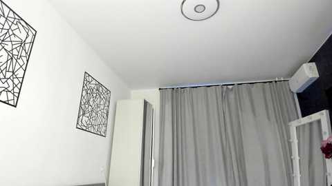 Media: xxx_leila Chaturbate 2023-10-18 07:08:00