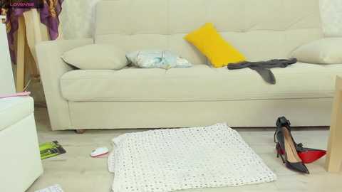 Media: linapearl Chaturbate 2023-10-19 06:55:00
