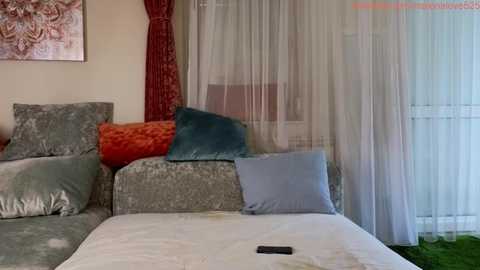 Media: malenahot525 Chaturbate 2023-10-19 10:24:00