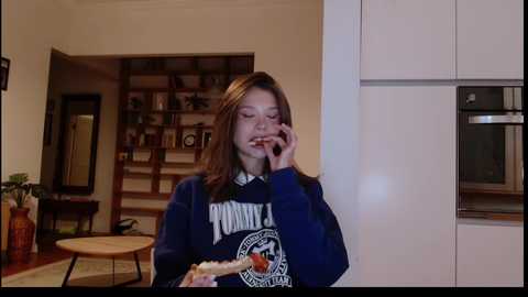 Media: bitter_moon Chaturbate 2023-10-20 16:37:00