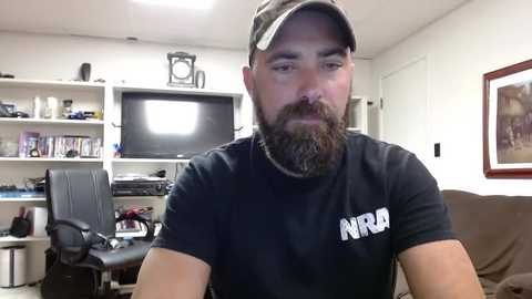 Media: hardworkertn Chaturbate 2023-10-21 01:24:00