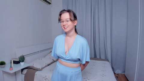 Media: mysweet_kiss Chaturbate 2023-10-21 02:43:00