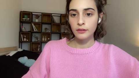 Media: wonderland_stia Chaturbate 2023-10-21 11:38:00