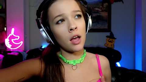 Media: _demi_dee_ Chaturbate 2023-10-22 22:13:00