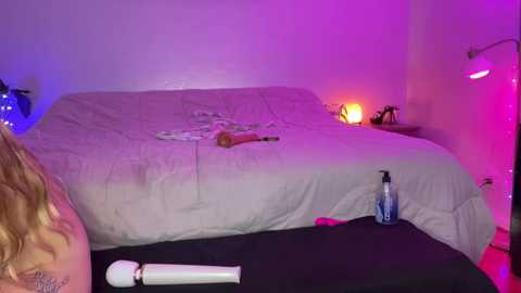 Media: wildcouple_6960 Chaturbate 2023-10-22 06:10:00