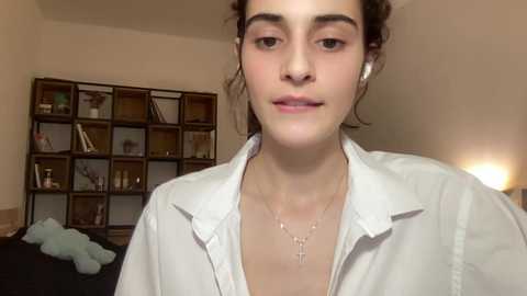 Media: wonderland_stia Chaturbate 2023-10-22 16:29:00