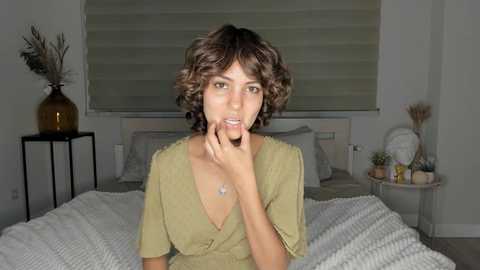 Media: lenaelisabeth Chaturbate 2023-10-23 21:05:00